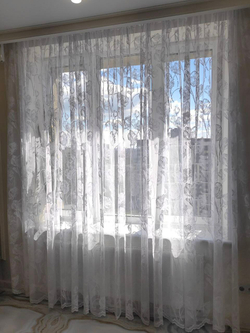 Тюль в гостиную INVA жаккард с рельефным рисунком "Пионы" 250х600/белый