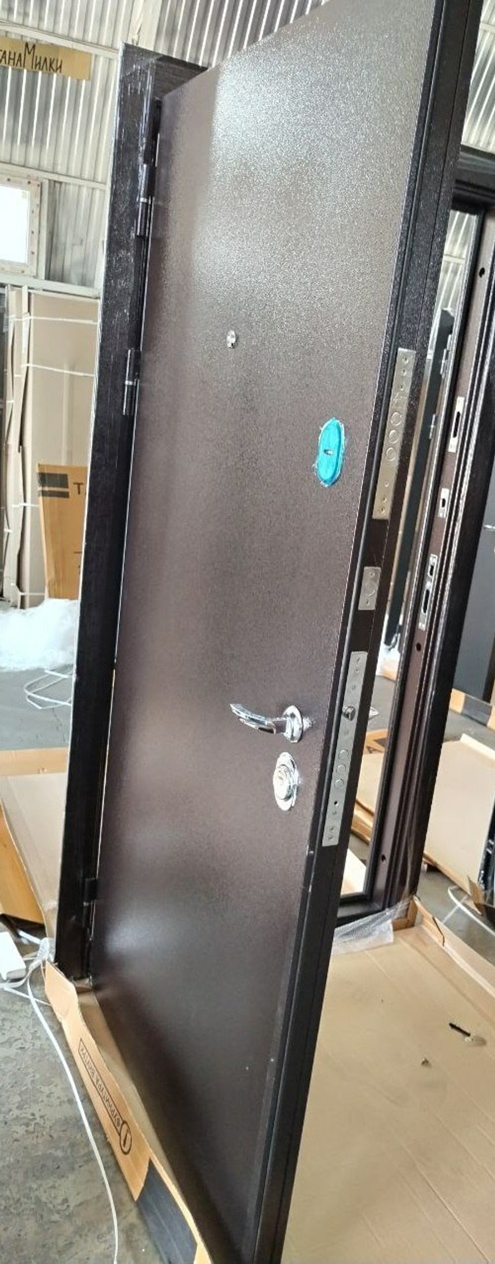 Дверь входная Тайга 9 см Серый клен, Белый клен