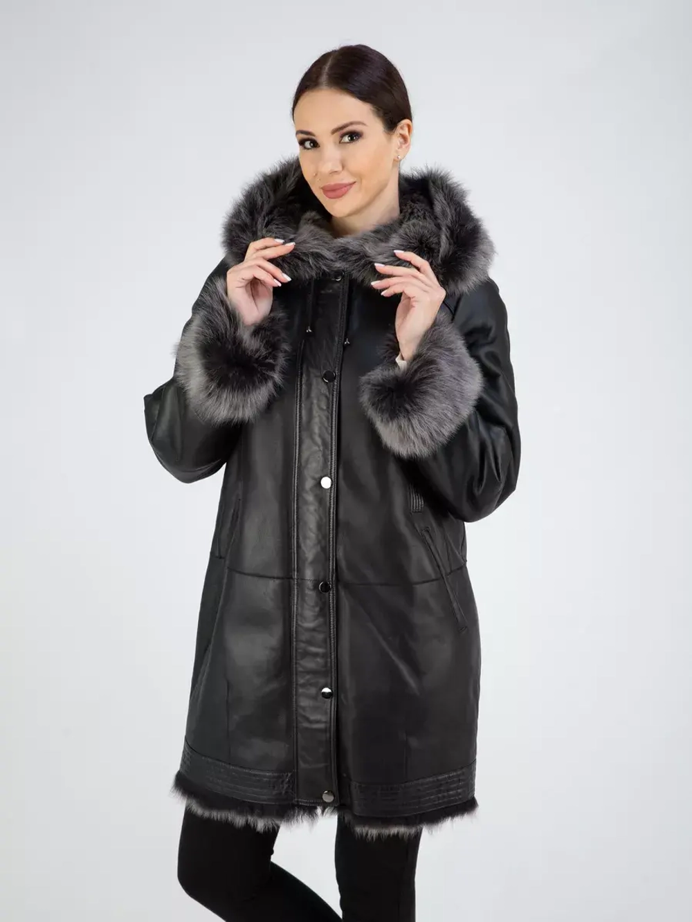 Дубленка зимняя с капюшоном натуральная оверсайз