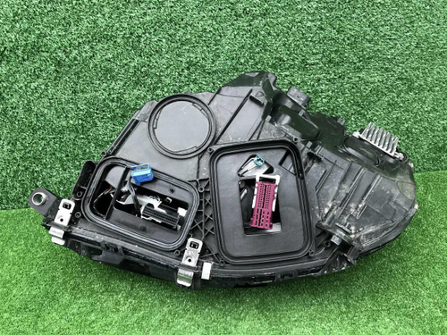 Фара правая Mercedes S W223 (20-нв) Digital Light