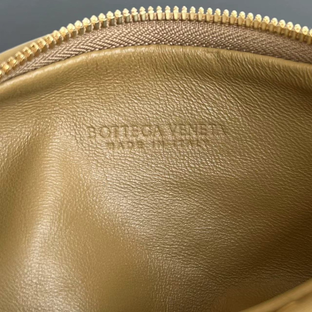 Bottega Veneta Mini Jodie 28 cm