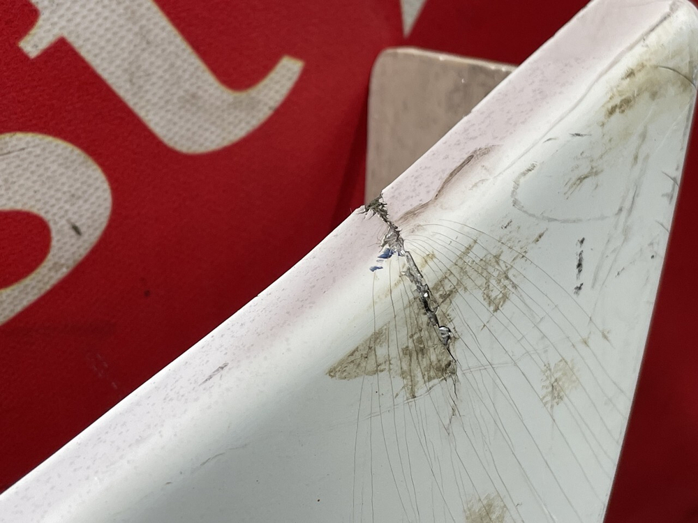 Спойлер кабины верхний