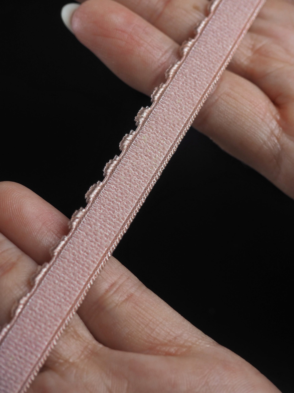 Резинка отделочная пудровая ажурная ширина 10 мм с учетом фестона