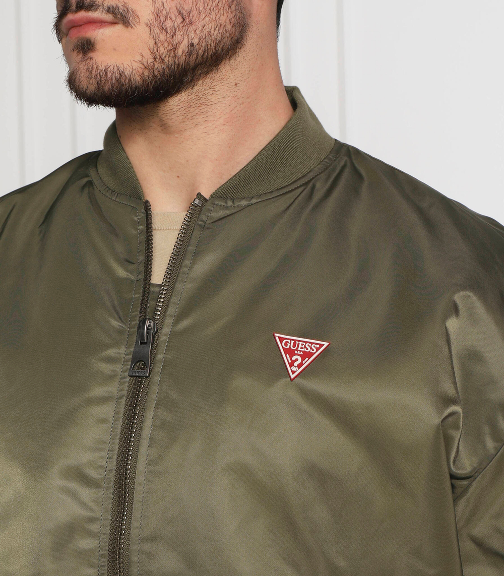 куртка бомбер guess x brandalised with graffiti by banksy GUESS - зеленый(M3RL87 WFA20)