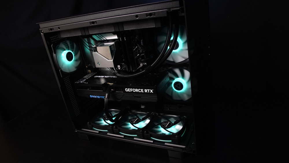 i7 13700KF + RTX 5070 12Gb