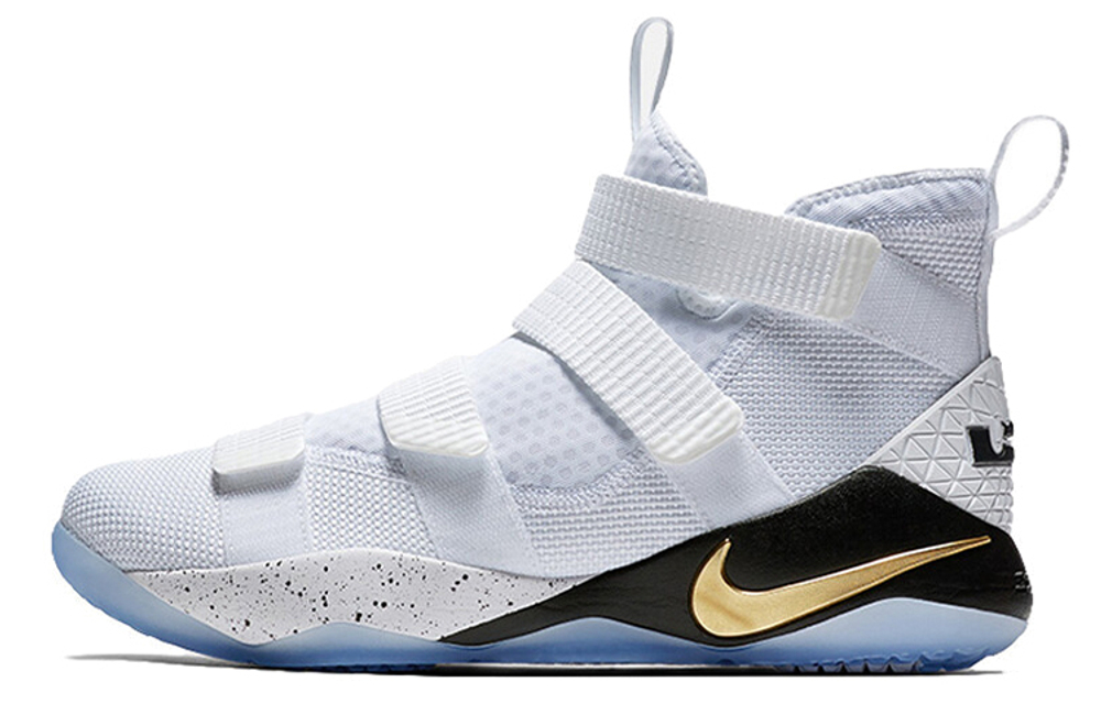 Nike Zoom Soldier 11 Lebron 11 Hyper Sneakers