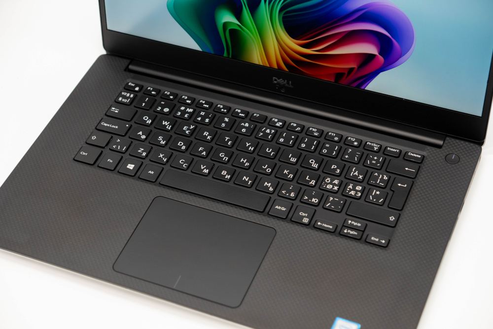 Ноутбук Dell Precision 5530 ( i7-8850H / Quadro P1000 )