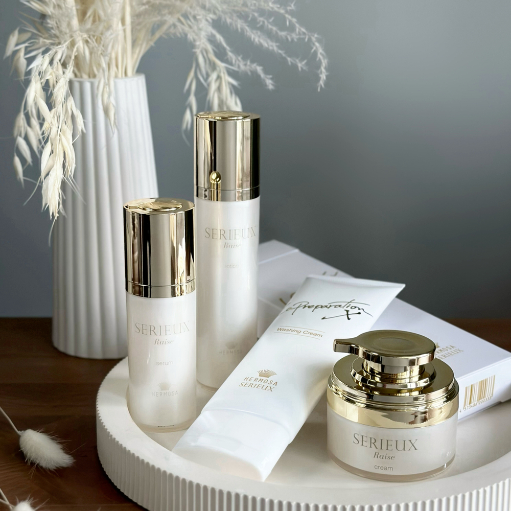 Омолаживающая пенка для умывания HERMOSA Serieux La Preparation X Washing Cream