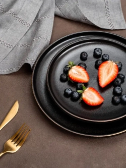 Набор посуды 6 тарелок плоские черные с золотом 25 см