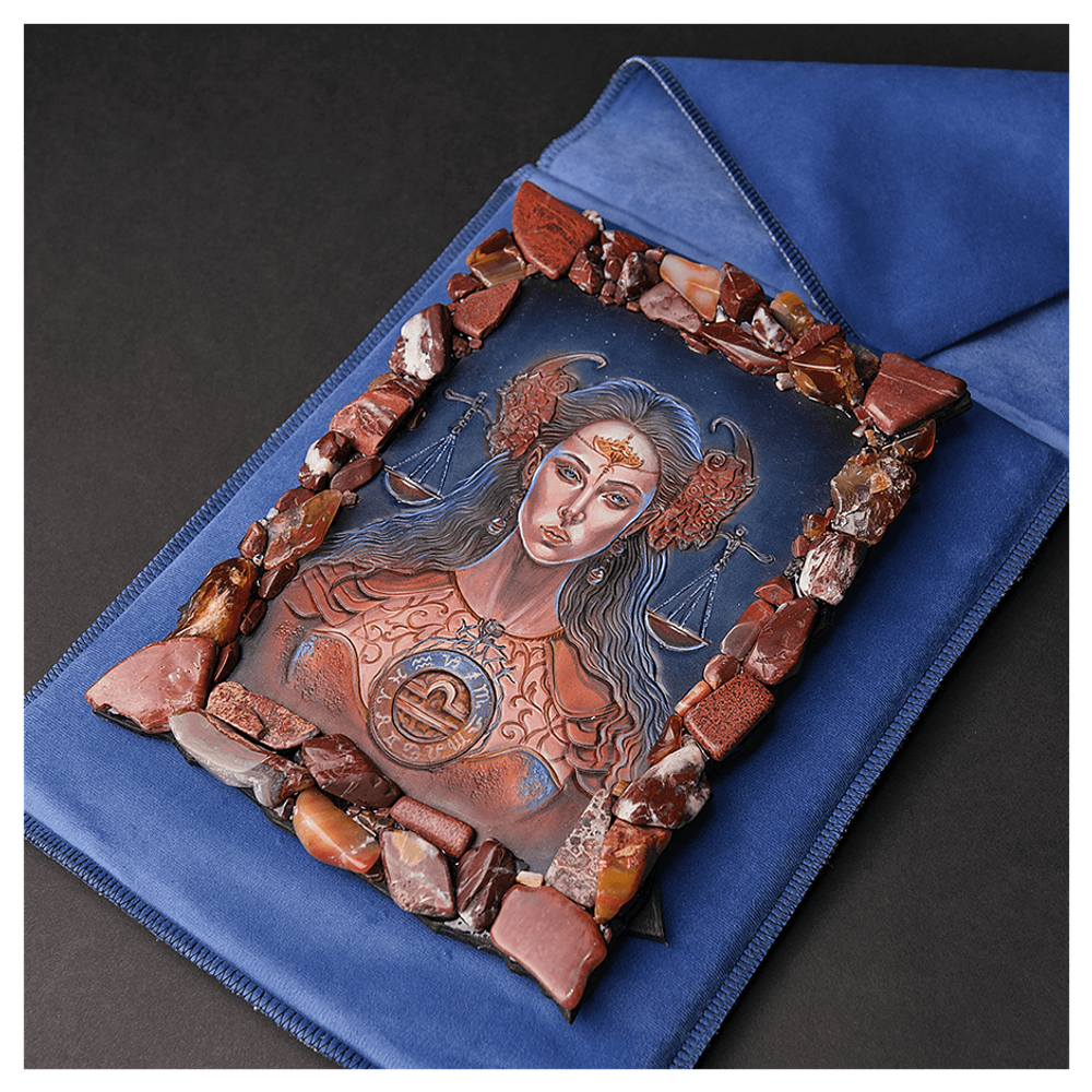 Картина из кожи «Невесомость»