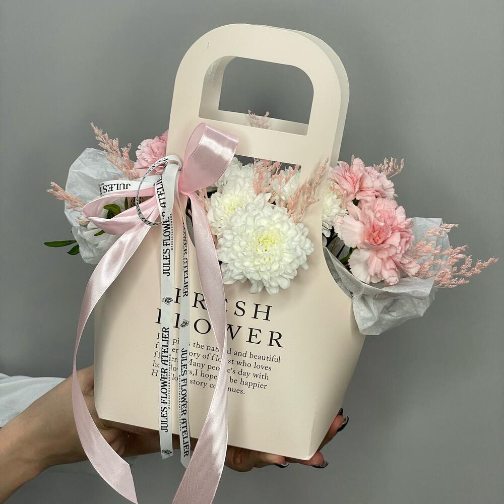 «Шиммер» композиция из хризантемы, диантусов и лимониума