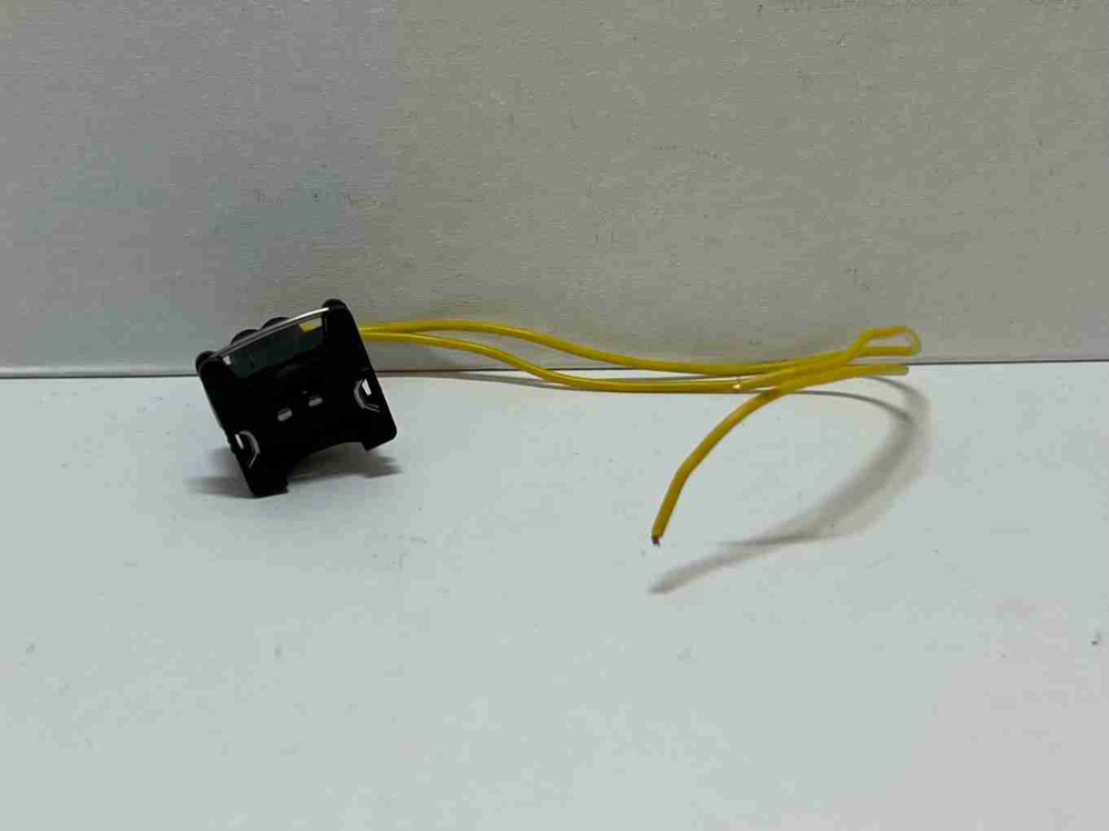 Разъем с проводами для топливного насоса автономки ЭБЕРШПЕХЕР, ВЕБАСТО, ПЛАНАР, КИТАЙ, СПУТНИК, ТЕПЛОСТАР (1 шт)