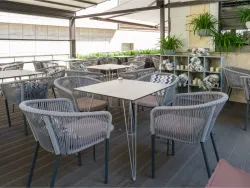 "Руссо" обеденный стол из HPL квадратный 90х90см, цвет "молочный"