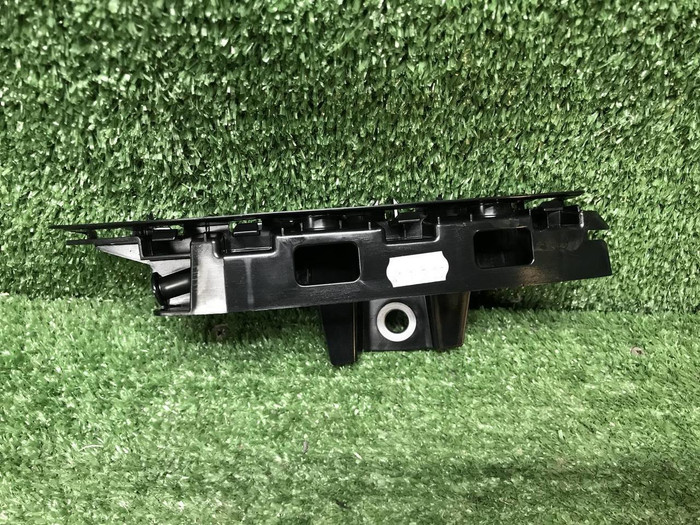 Кронштейн переднего бампера правый VW Polo 6 20-22