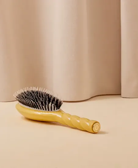 La Bonne Brosse N.02 The Essential Do It All Brush