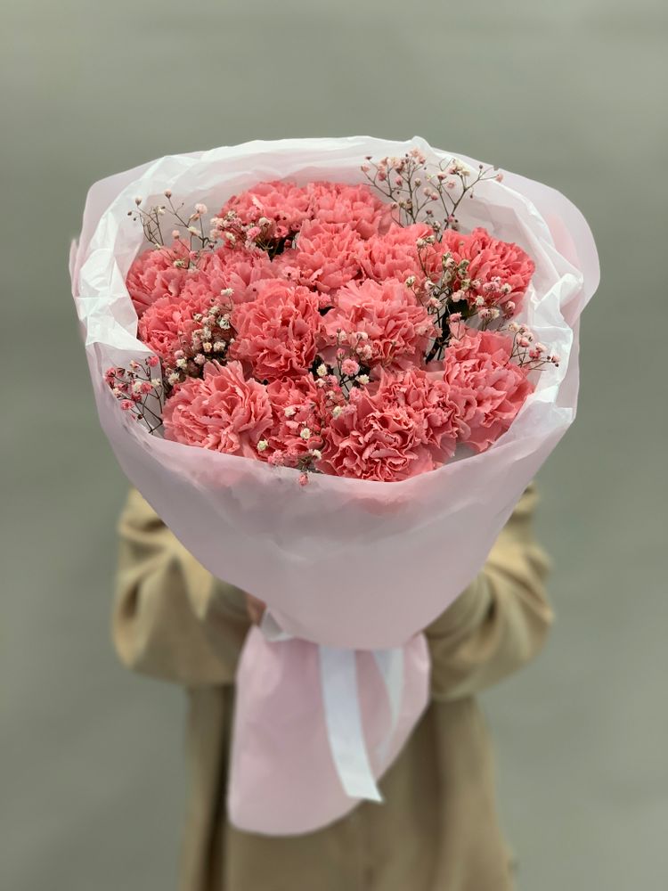 Букет цветов Диантусы с гипсофилой