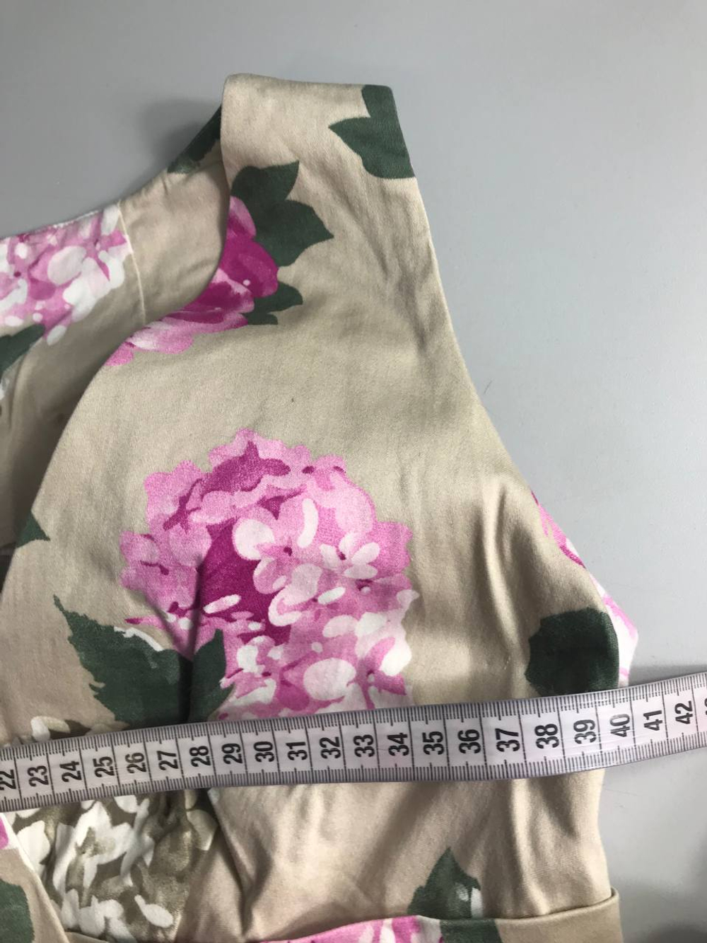 Платье-футляр Oodji цветочное, визуально 42 размер