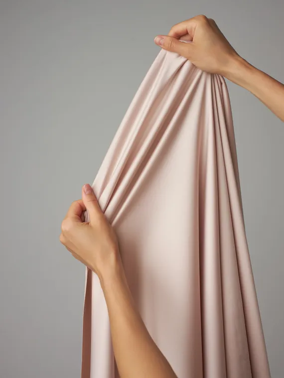 Атлас (сатин) эластичный бельевой, серебристый пион 168