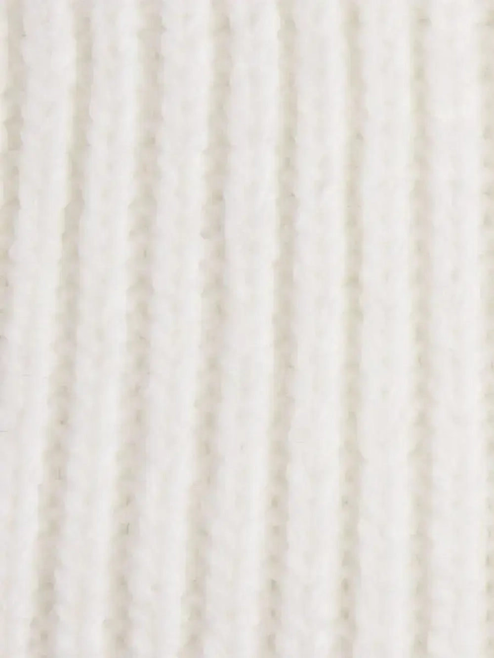 Шапка вязаная демисезонная с ушками