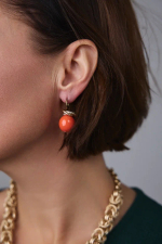 Серьги с коралловым жемчугом Майорка, оттенок золото