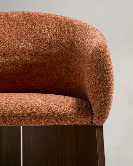 Стул Bosca из терракотового шенилла с ножками из шпона ореха