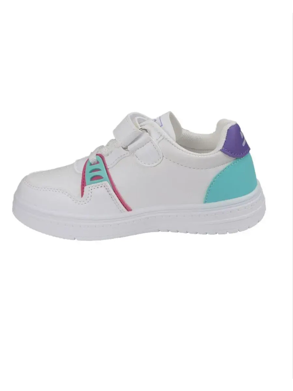 Кроссовки для девочки.