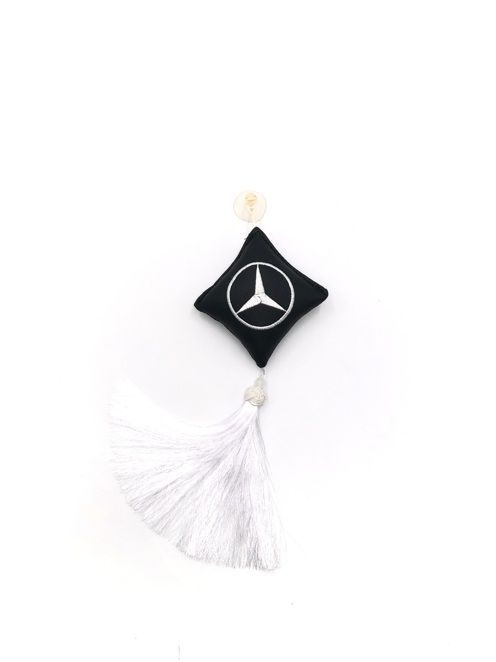 Ромб объемный на присоске MERCEDES (экокожа, черный, белая вышивка, кисть)