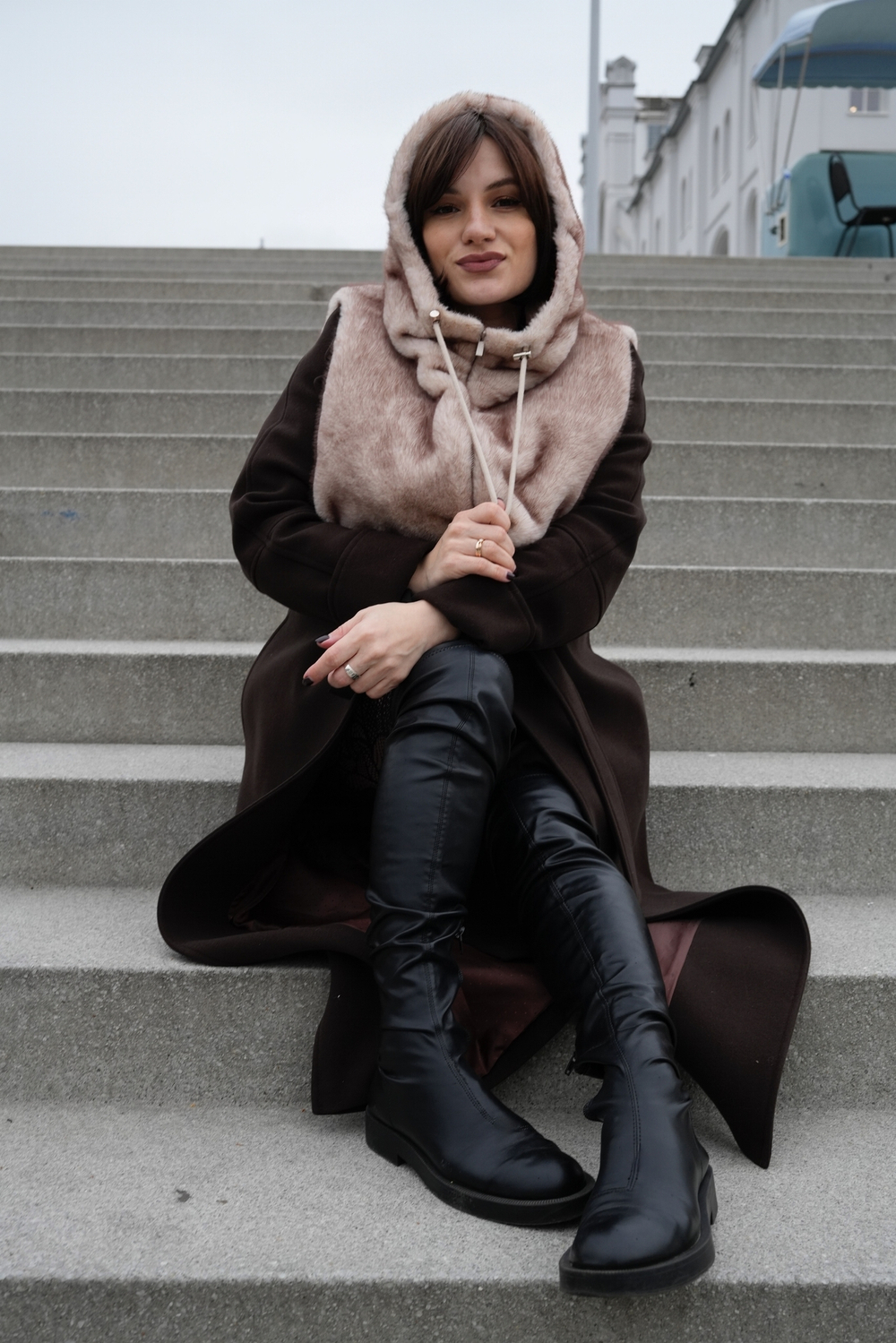 Меховой манишон 2в1 ореховый