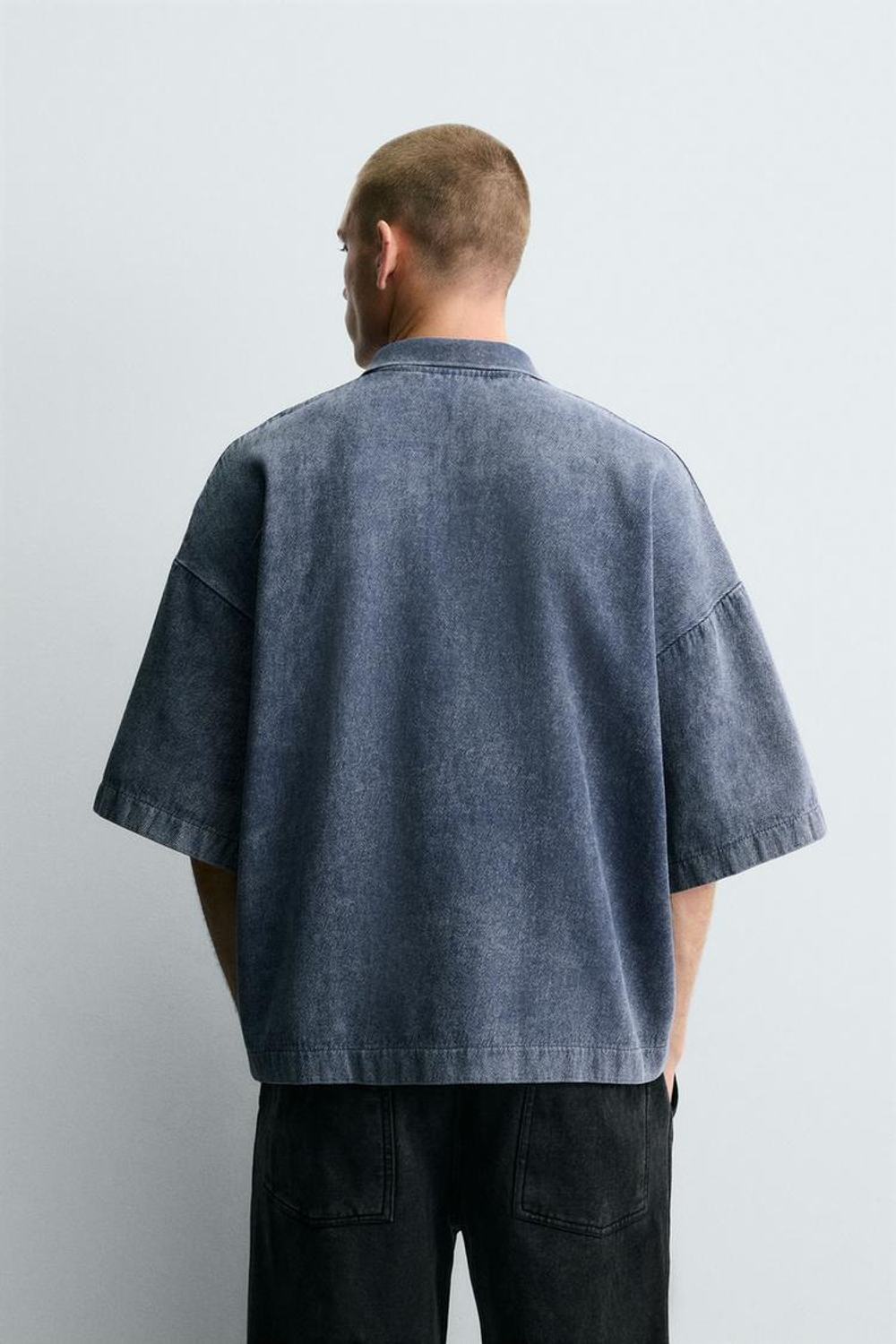 ZARA ПОЛО ИЗ РЕЛЬЕФНОЙ ТКАНИ С ЭФФЕКТОМ ПОТЕРТОСТИ, СИНИЙ