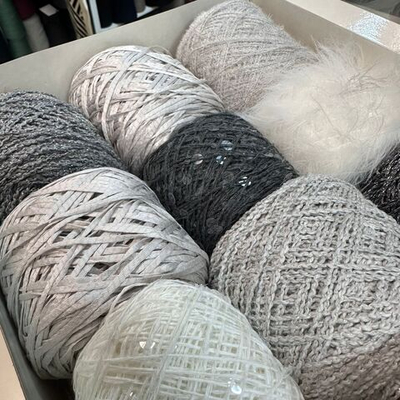 Набор летний итальянской фантазийной пряжи для футболки, джемпера "50 ОТТЕНКОВ СЕРОГО"; Состав: хлопок, люрекс, пайетки, фибра. общий вес: 550 гр