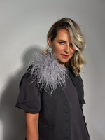 Брошь с серыми перьями