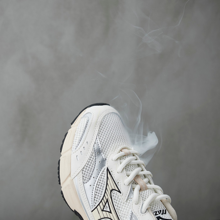 Кроссовки Mizuno MXR Sport 