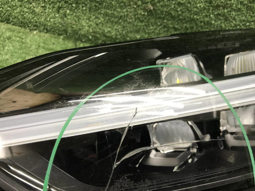 Битая Фара левая Volvo XC60 2 (2017-2021) LED