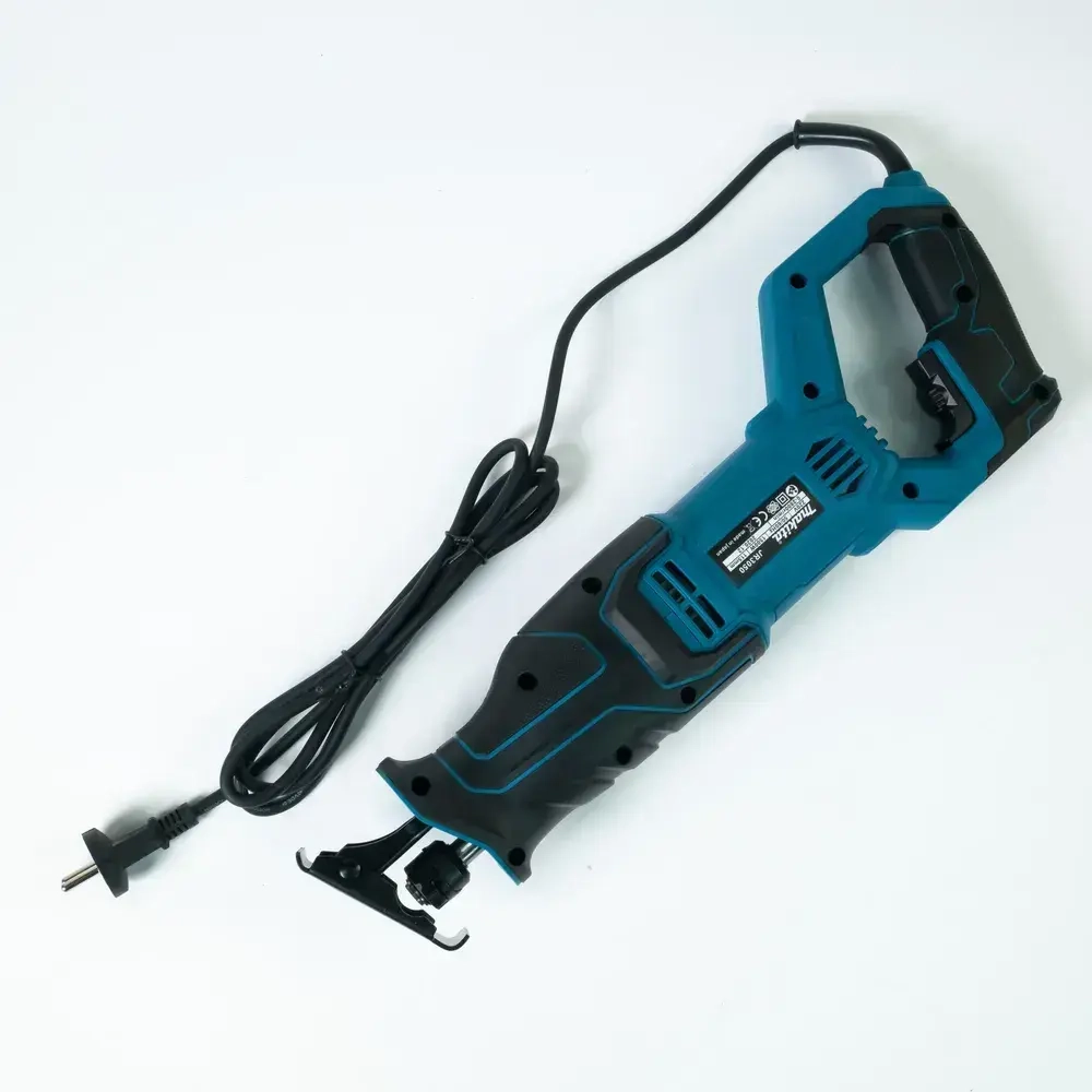 Сабельная пила Makita - надежный инструмент для точного распила различных материалов