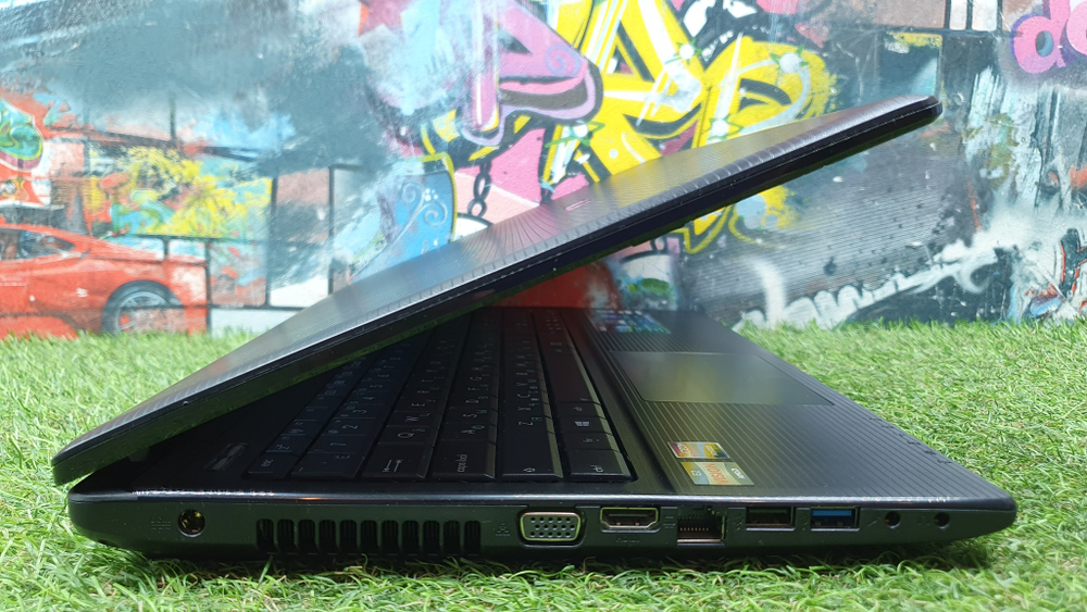 Ноутбук ASUS X55U-SX025H 90n8oa248w22235843au