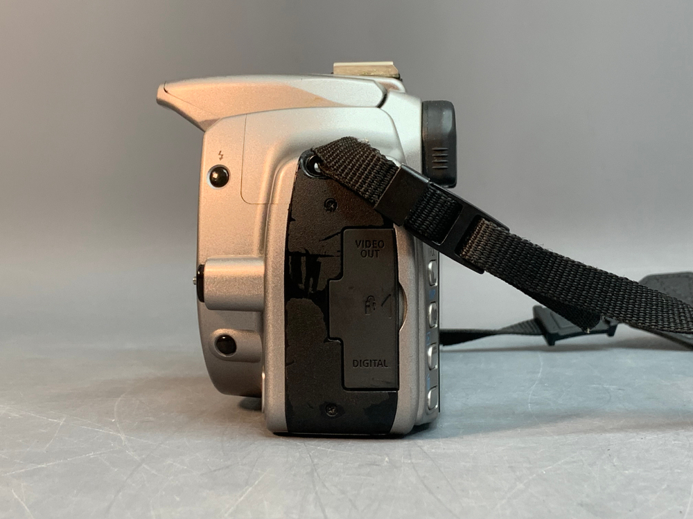 Canon EOS Digital Rebel XT с дефектом