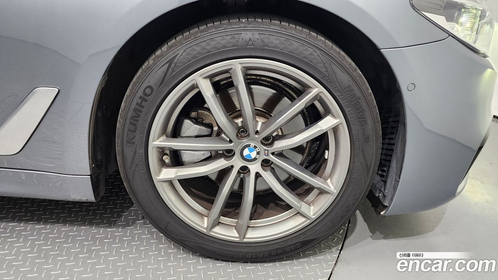 BMW 5 Series (G30) 520d M Sports Plus (09.2019)