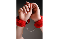 Лунный свет Наручники бейсик на блестящей цепи (красные)