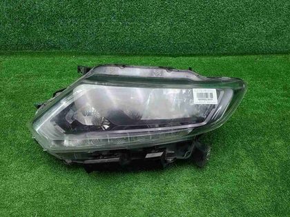 Фара левая Nissan X-Trail T32 (2013-2019) галоген