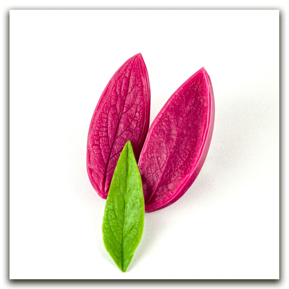 Листья окопника малые