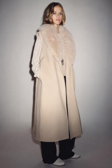 ZARA ЖИЛЕТ С ВОРОТНИКОМ ИЗ ИСКУССТВЕННОГО МЕХА — ZW COLLECTION, ЭКРЮ