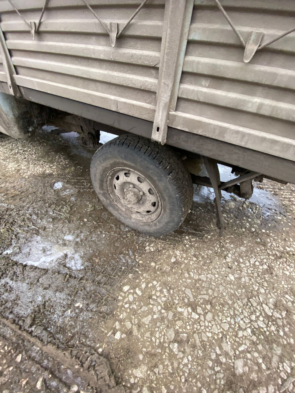 UAZ 3909* Бортовой 390945 (Тент, 4+1 мест, без ABS, Бензиновый, 2,7 л, 112 л.с.)