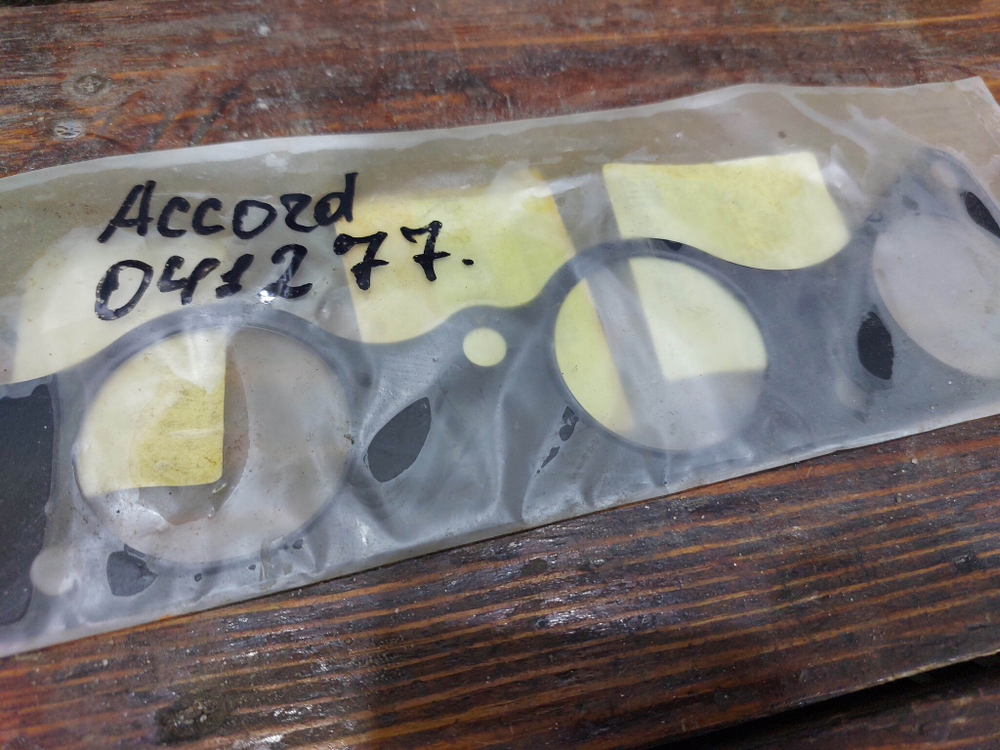 Прокладка впускного коллектора Honda Accord 7 (CL), CR-V 3 (RE)  Новое Оригинал 17115RAAA01