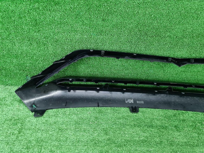 Накладка переднего бампера Genesis GV70 (2020-н.в)