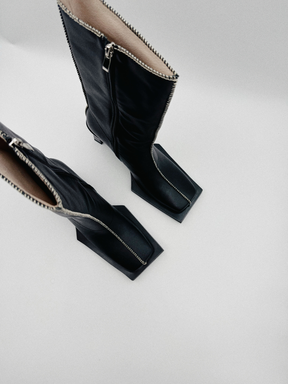 Ботильоны cо швом KIKI