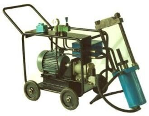 Стенд передвижной 40 тонн для выпрессовки шкворней П5