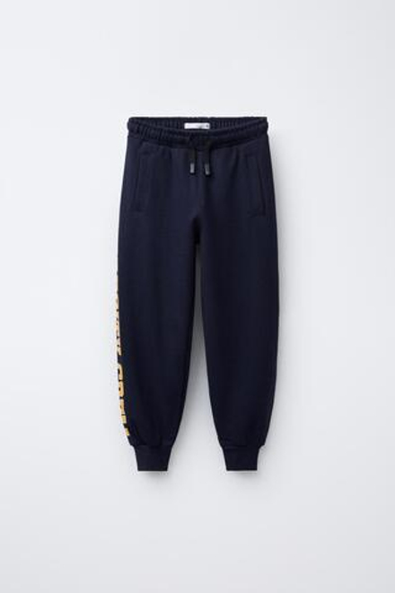 ZARA БРЮКИ-ДЖОГГЕРЫ С ТЕКСТОВЫМ ПРИНТОМ, МОРСКОЙ СИНИЙ