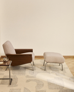 Кресло Amsen светло-коричневое из ореховой фанеры с ножками из стали