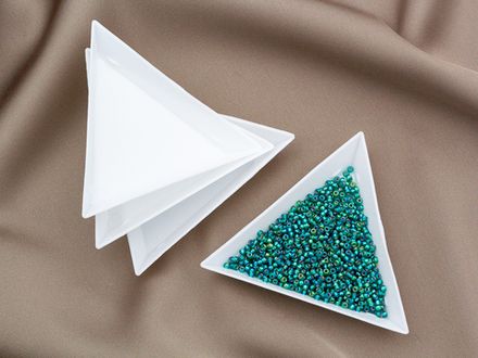 Лоток треугольный для бисера и страз