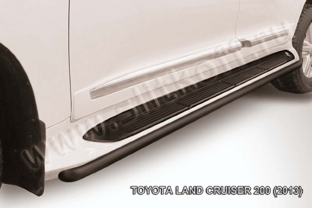 Пороги стальные Toyota Land Cruiser 200 (2013-2015) d42 труба (серебристые)